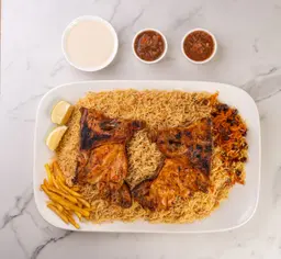 حبة دجاج على الفحم مع رز بخاري