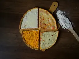بيتزا الاجبان الاربعه صغير