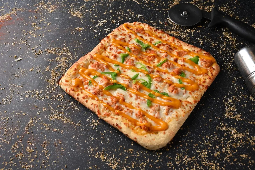 Dynamite Chicken Sicilian Pizza