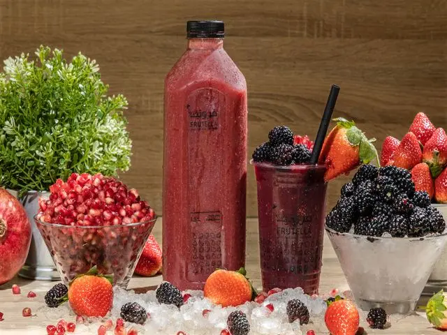 Pomegranate, Raspberry And Strawberry medium