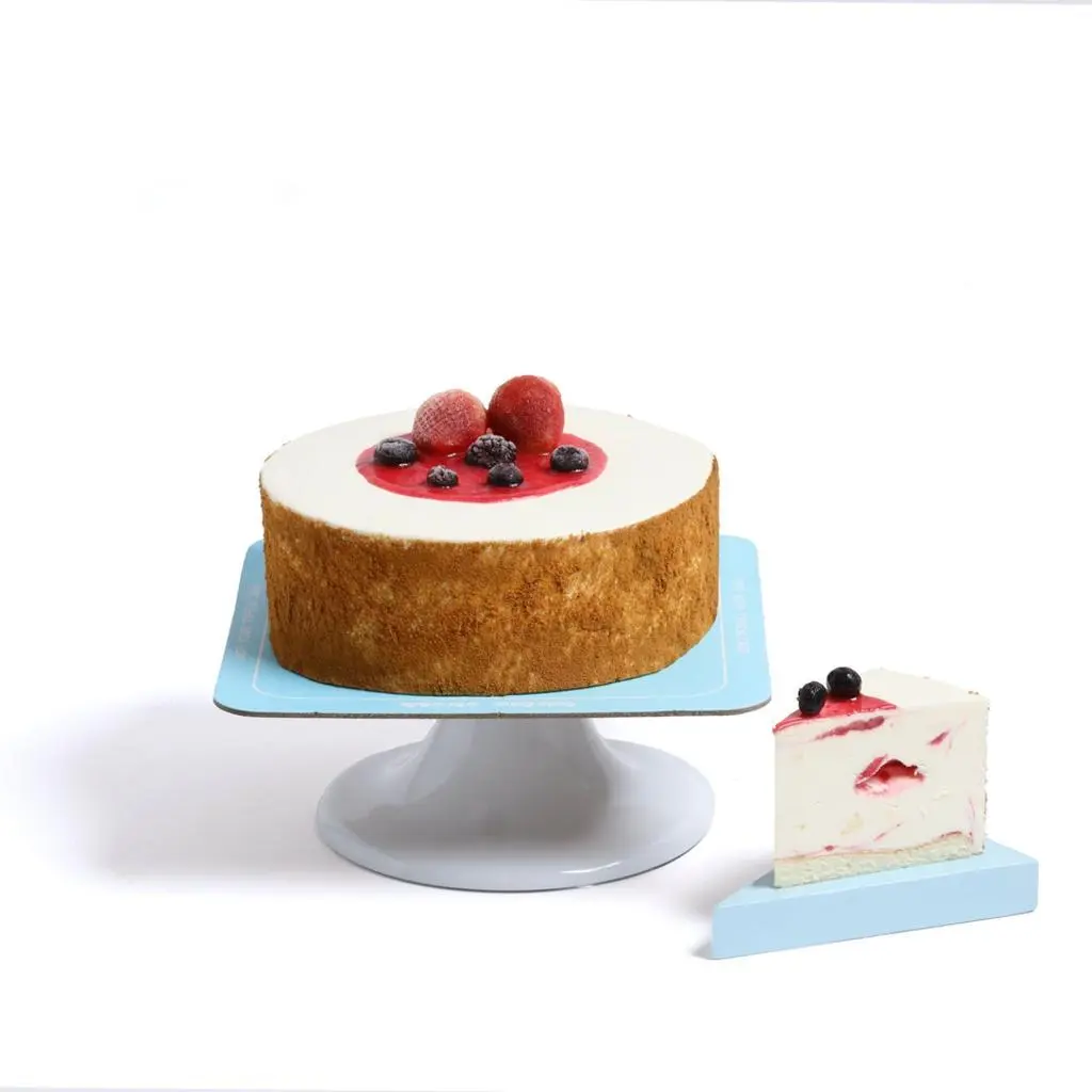 Strawberry Cheesecake Cake
