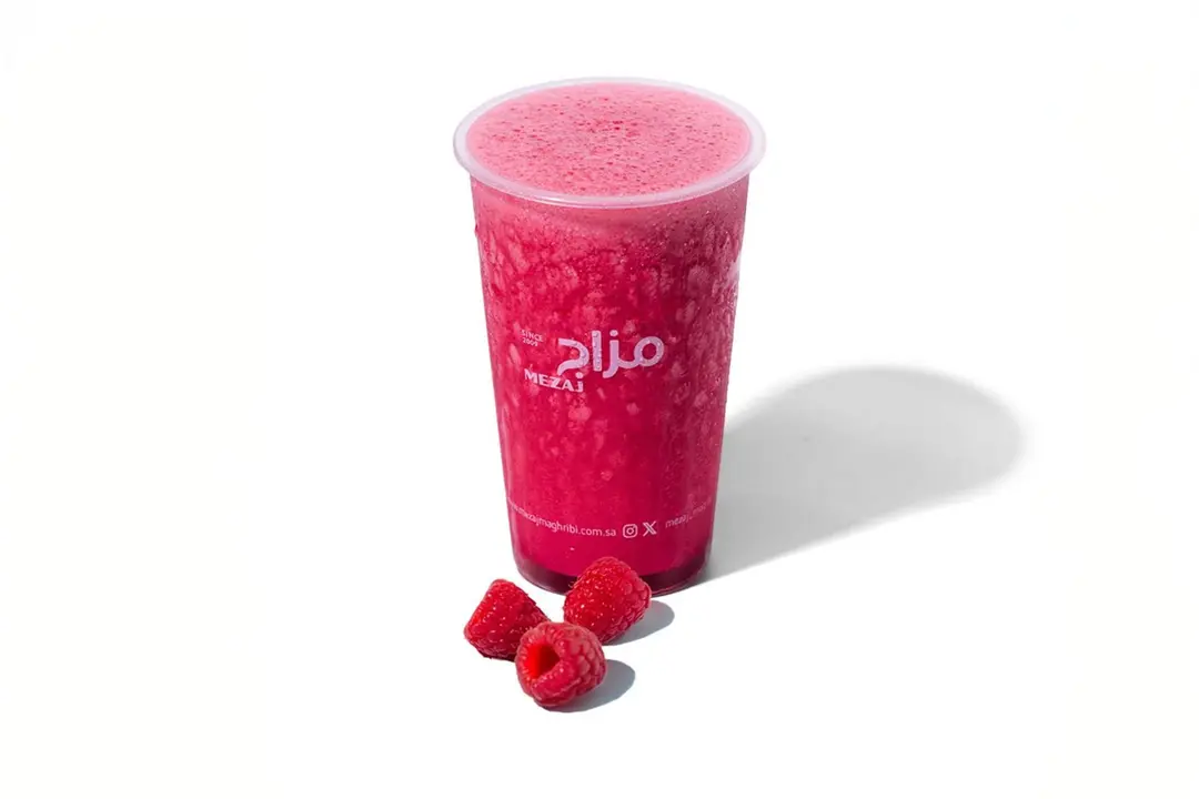 SMOOTHY KARKADE WITH BERRIES
