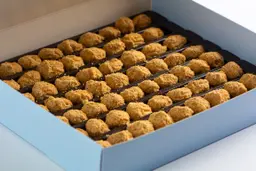 Mini Petit Four Vanilla With Cashews