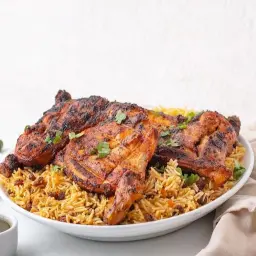 دجاج على الفحم رز بخاري