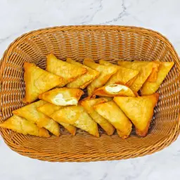 سمبوسة جبن سائل