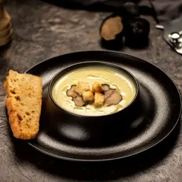 شوربة الكوسة و الترافل الطازج