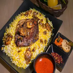 Zubaidi Mutabbaq Stuffed with Shrimp