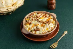 فخارة بطاطا وجبنة ودجاج