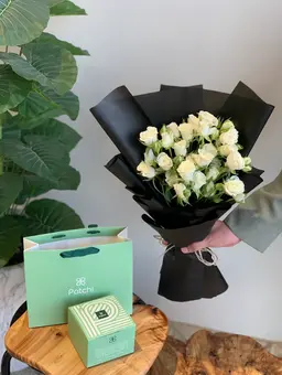 Baby rose white with patchi chocolate