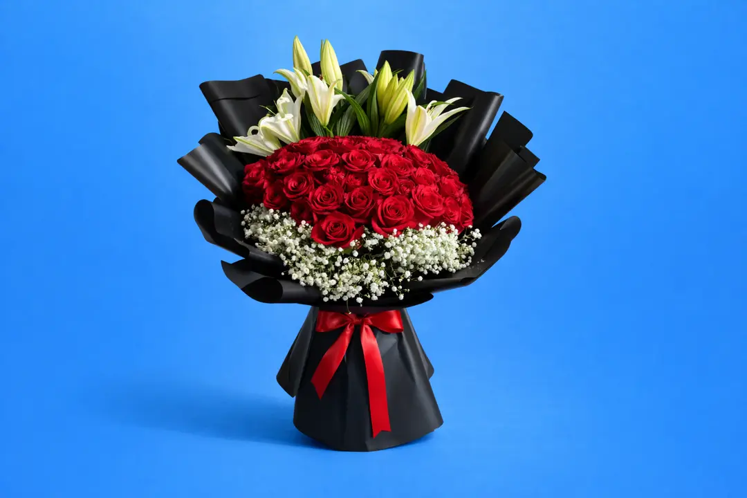 Royal Romance Roses & Lilies Bouquet 0303