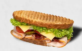 ساندويشBLT على خبز مخمر