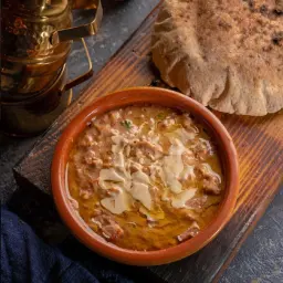 قلابة الديرة بزيت الزيتون