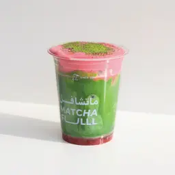 ايس ماتشا لاتيه بالفراولة