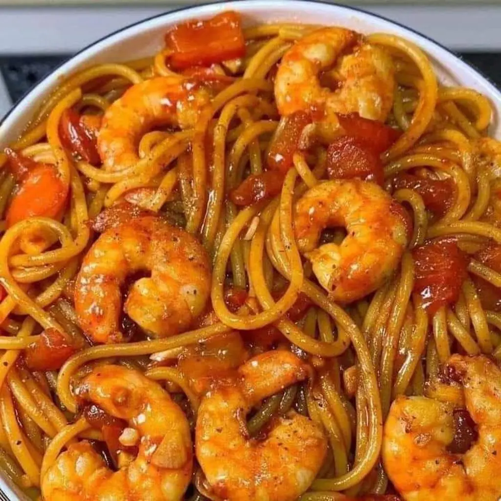 طاجن مكرونة صوص أحمر جمبري