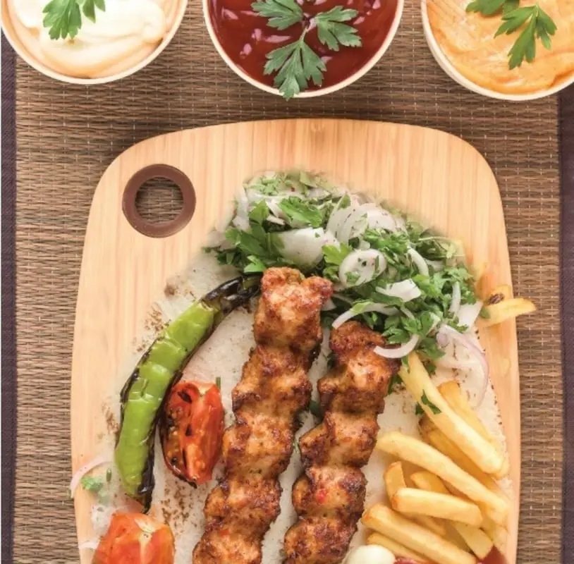 صحن كباب دجاج ( ٤ أسيخ)