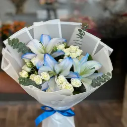 White And Blue Bouquet 3