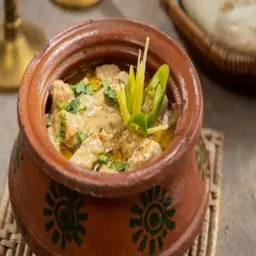 White Chicken Edam Without Bones Clay Pot