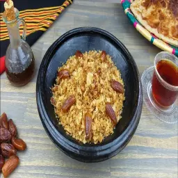 فتة بالعسل والتمر