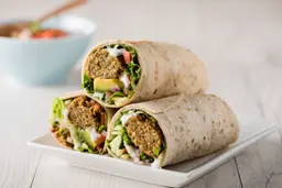 ساندويتش فلافل مشكل بالجبن وبيض