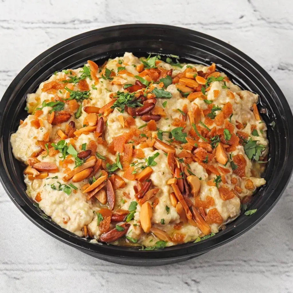 Fattah With Oil And Pine Nuts