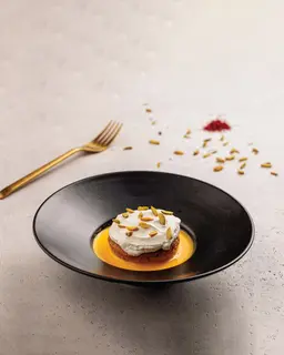 كعكة حليب الزعفران