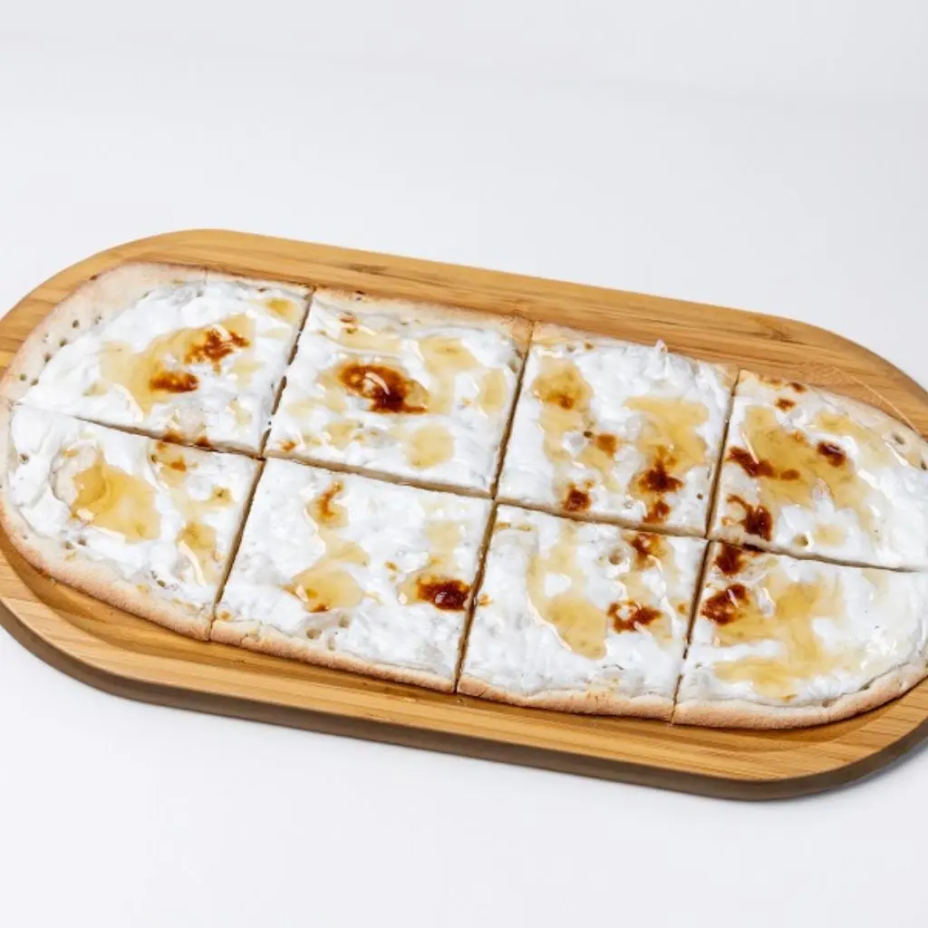 خبزة لبنة وعسل