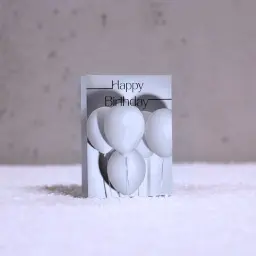 بطاقة عيد ميلاد بتصميم بالونات