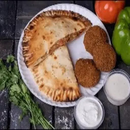 فطيره طعميه+جبنتين - وسط
