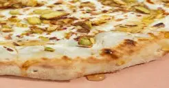 فطيرة لبنة بالعسل والمكسرات