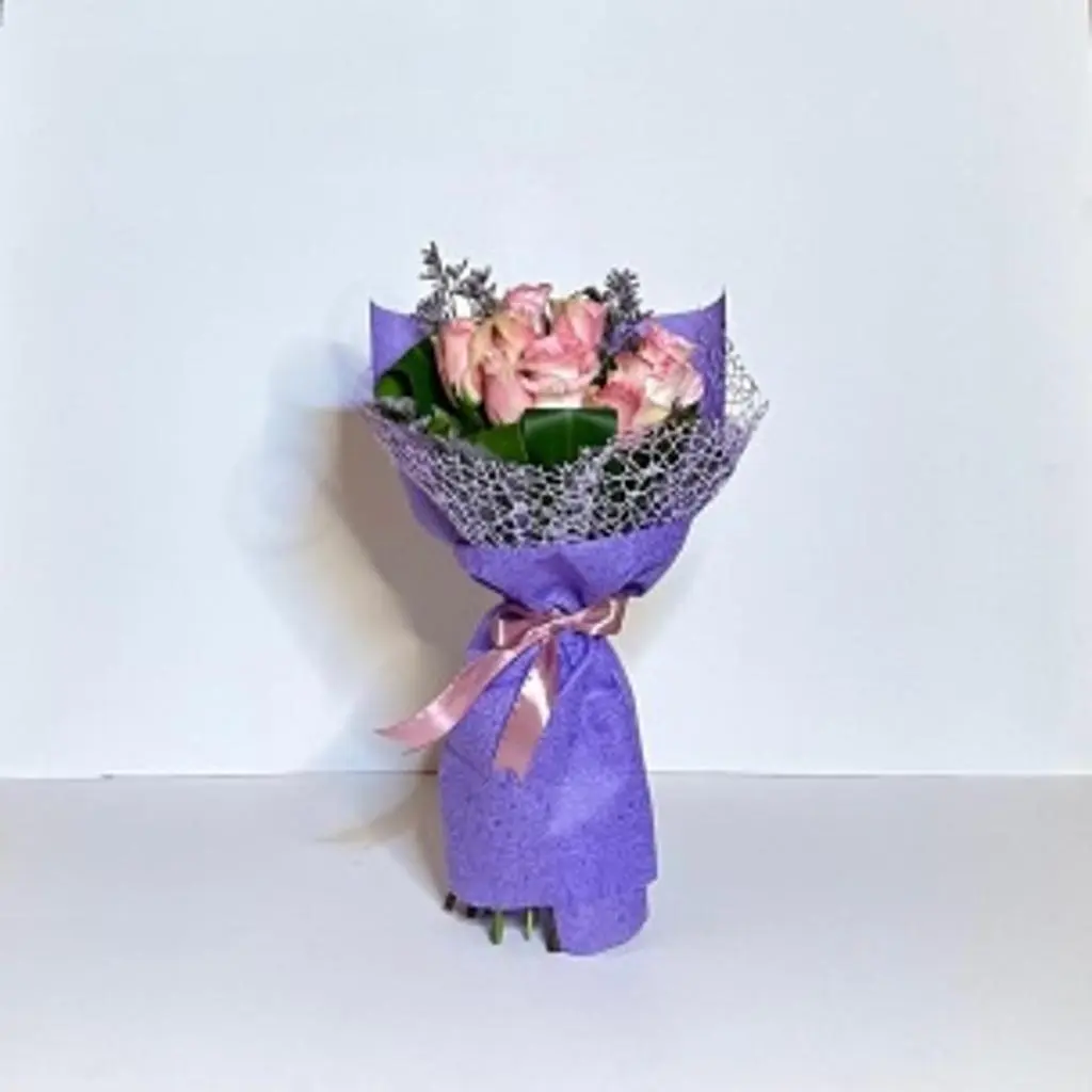 Damask Rose Bouquet with Limonium