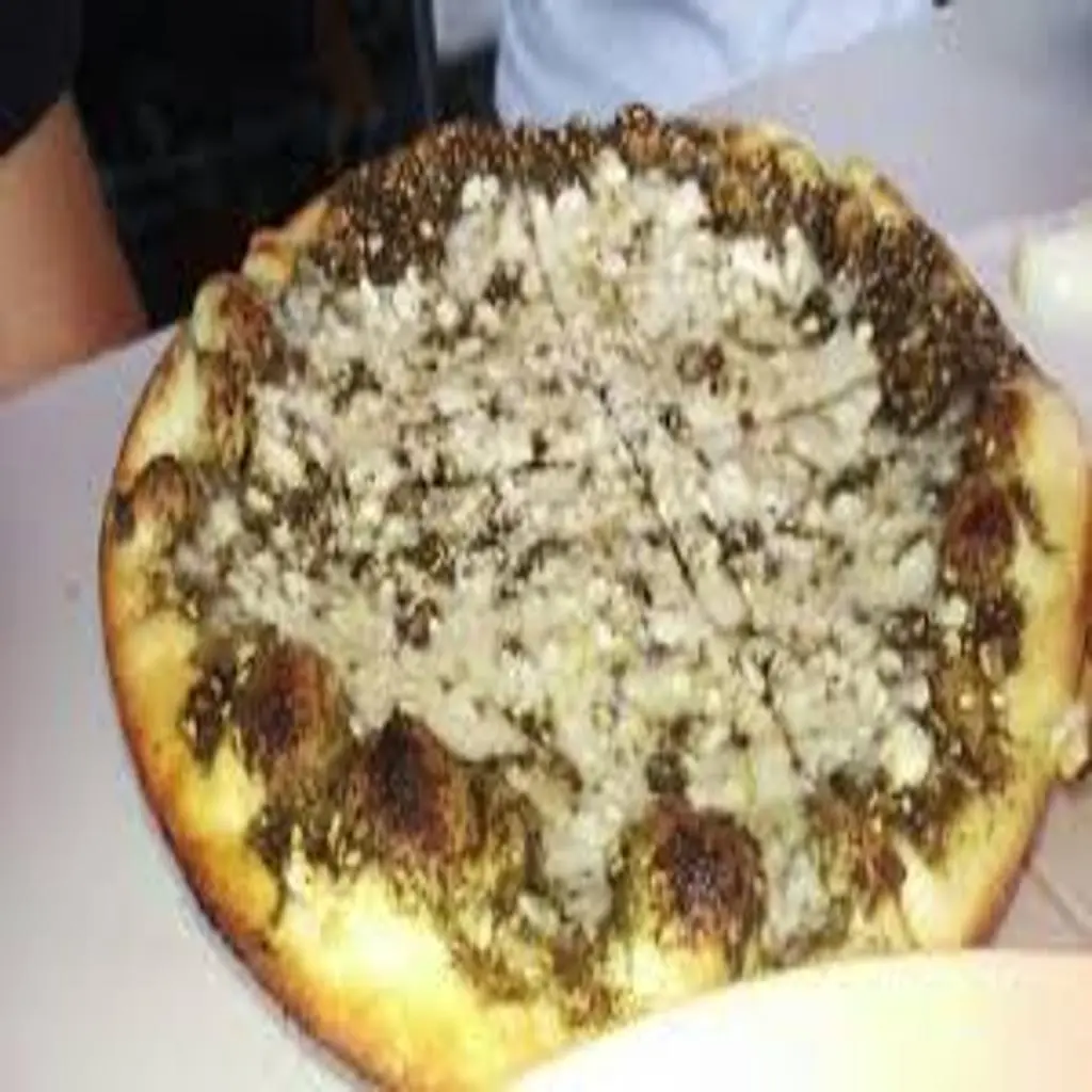بيتزا جبنة زعتر