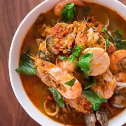 شوربة ثمار البحر