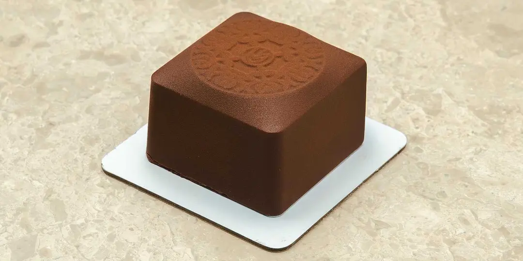 Chocolate Crunch Cake (S)