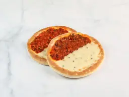 مناقيش محمره وجبن