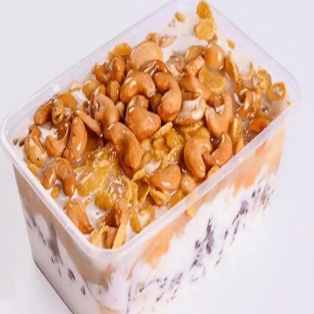 معصوب ملكي مع مكسرات