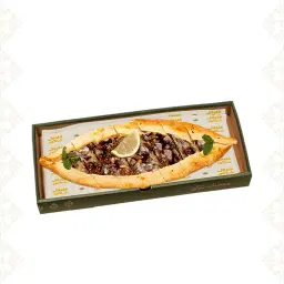 فطيرة لحم بالجبن جامبو