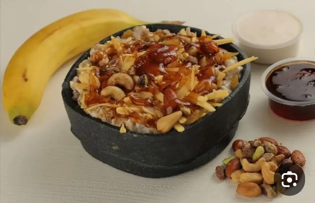 Masoub Araysi with Almonds