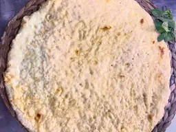 Large liquid cheese with honey-