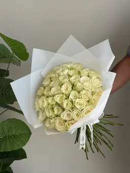 Elegant white rose bouquet B