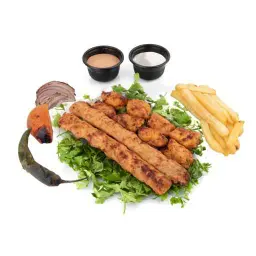 صحن مشكل دجاج.