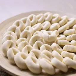 غريبة سادة