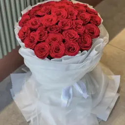بوكيه ورد جوري أحمر طبيعي