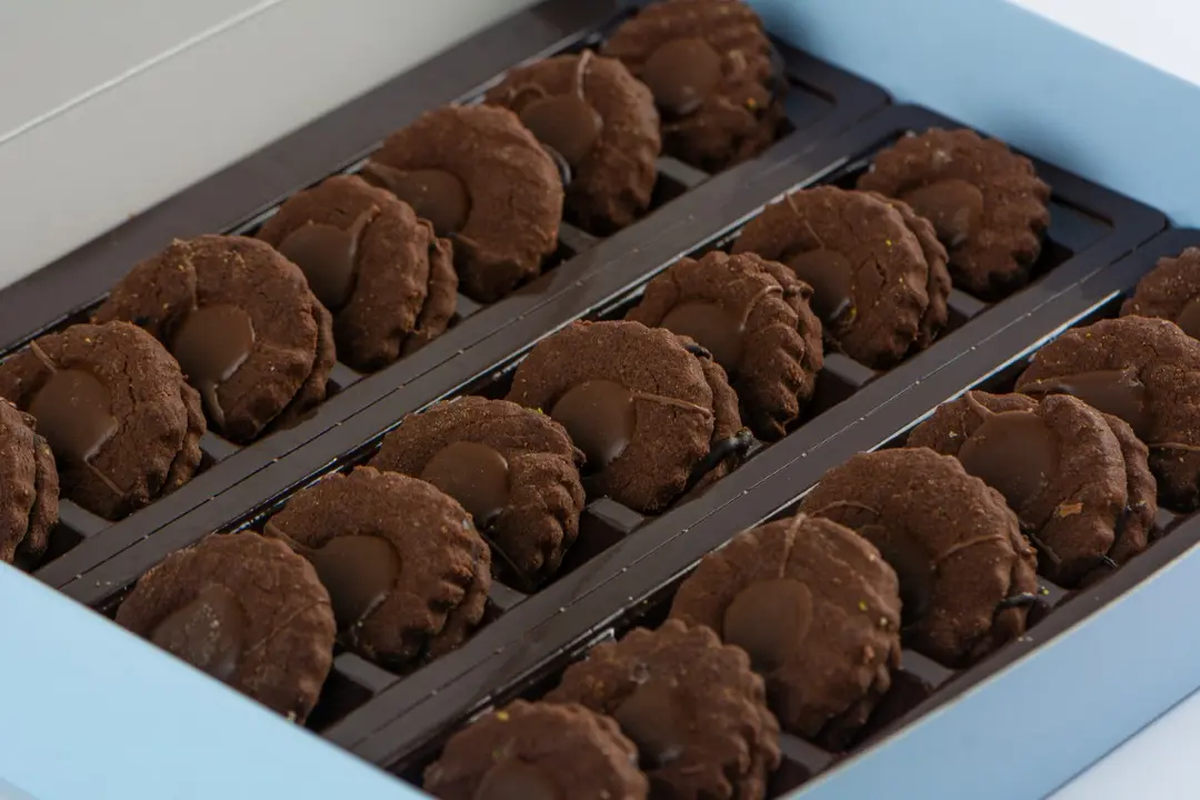 Sable Petit Four Stuffed With Chocolate