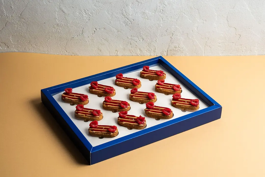 Box Rose biscuit