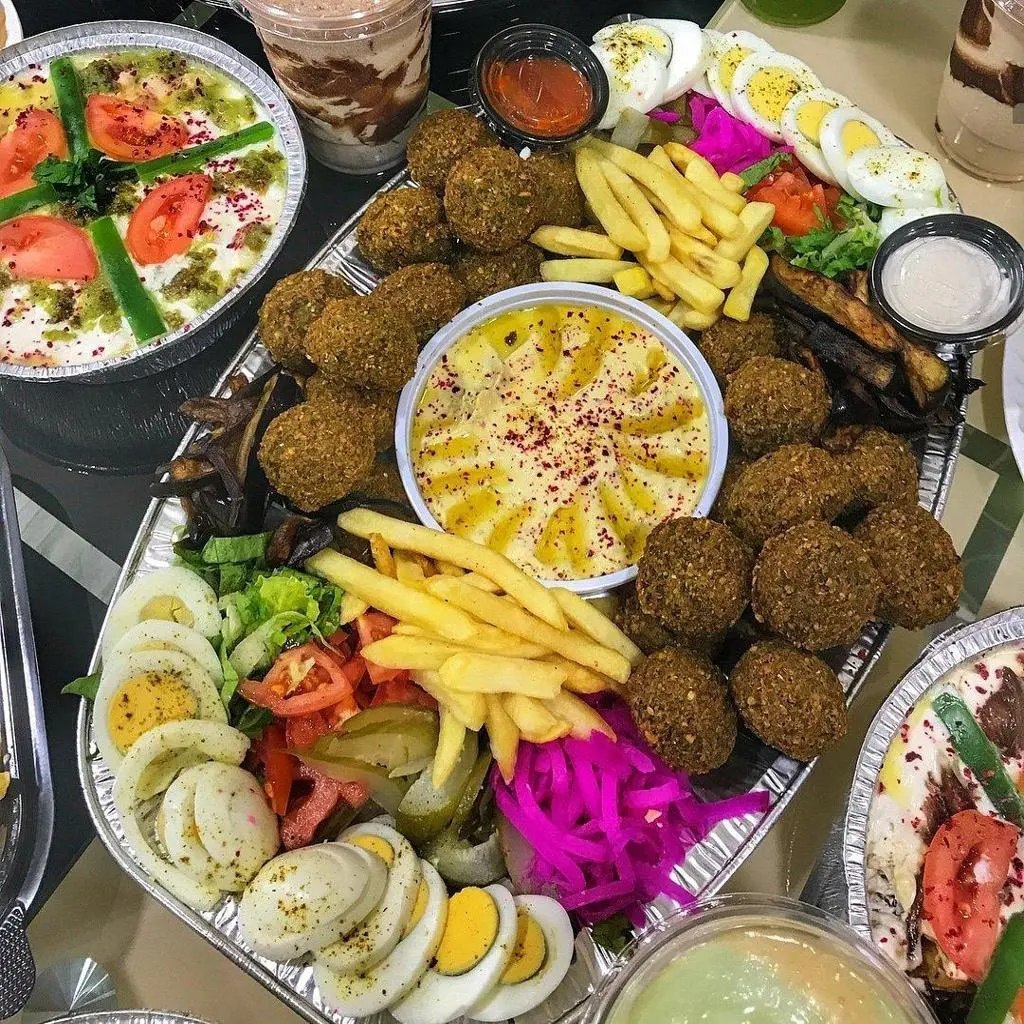 صحن فلافل مشكل
