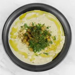 علبة حمص بيروتي