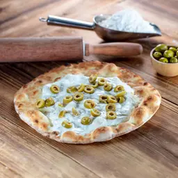 فطيرة لبنة بالزيتون