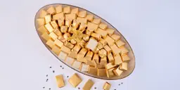 فازة شوكولا مغلف ذهبي بيضاوي