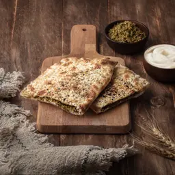 Labneh and zaater Pie