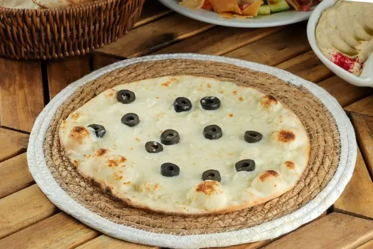 جبن زيتون